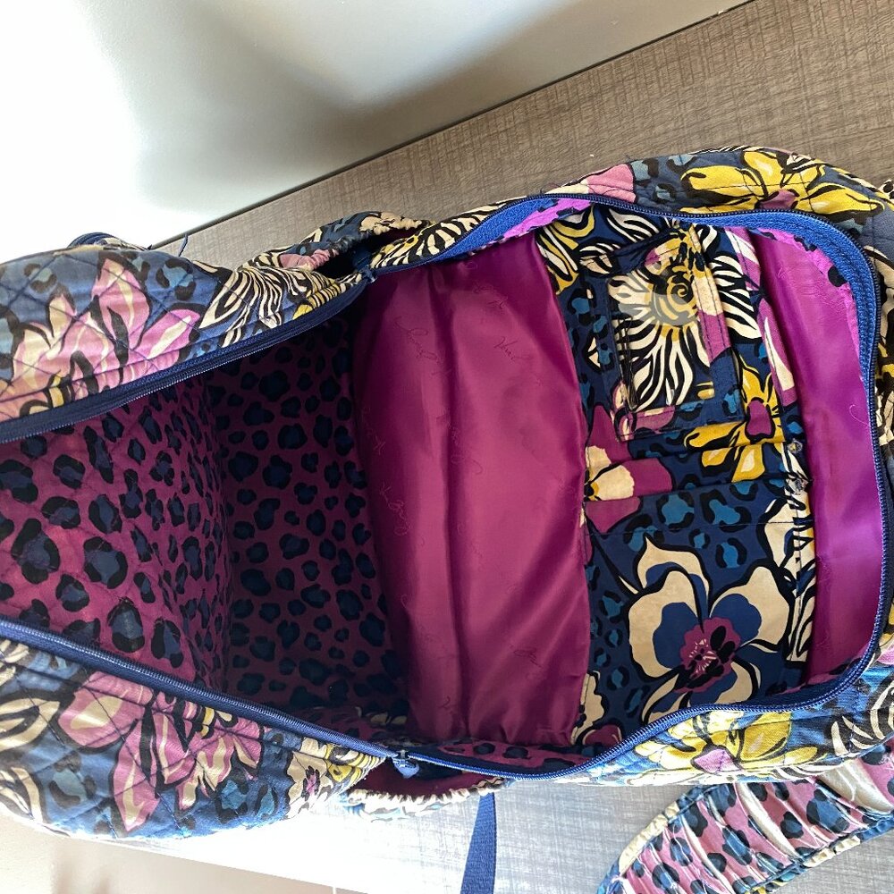 Large Backpack - Picture 4 of 6